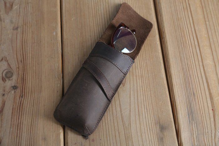 Estuche rígido para proteger lentes