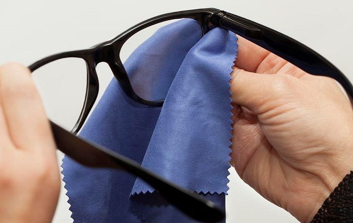 Limpieza de plaquetas nasales de lentes