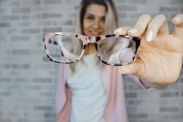 Almacenamiento correcto de lentes en estuche